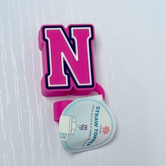 NWT Target Bullseye Playground Monogram "N" Straw Topper in Pink - Picture 2 of 4
